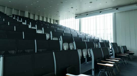 【大学側も苦慮】遊んでばかりの学生を「一生懸命勉強させる」いい方法を考えた!