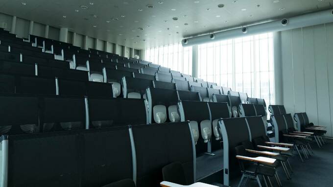 【大学側も苦慮】遊んでばかりの学生を「一生懸命勉強させる」いい方法を考えた！