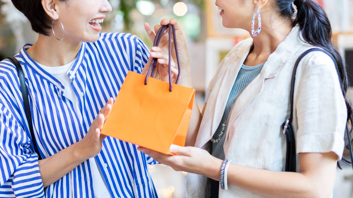 他人の幸せの為に行動すると、幸せになれるのか?…利他的行動の幸福度への影響の実験による検証