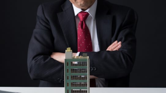 高齢のアパートオーナー、家族を襲う「緊急事態」に直面...「家族信託」を活用したワケ【司法書士が解説】