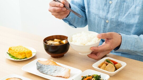 予防にも効果的!がんを「進行させる食事」と「制する食事」【医師が解説】