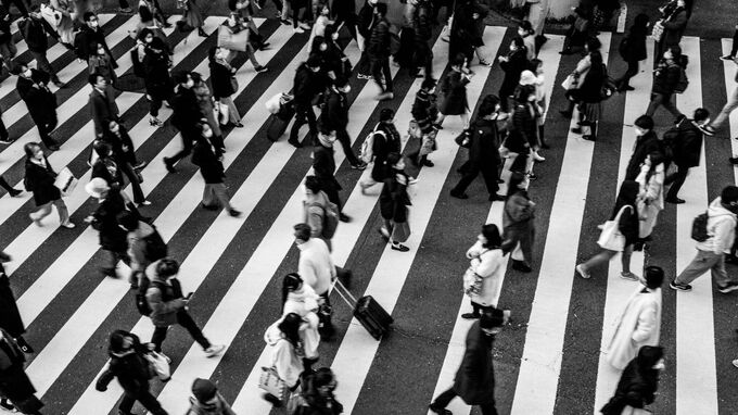 日本人が「幸せを感じない」最大の理由とは？ イプソス幸福感調査2025から見える、経済と孤独のリアル