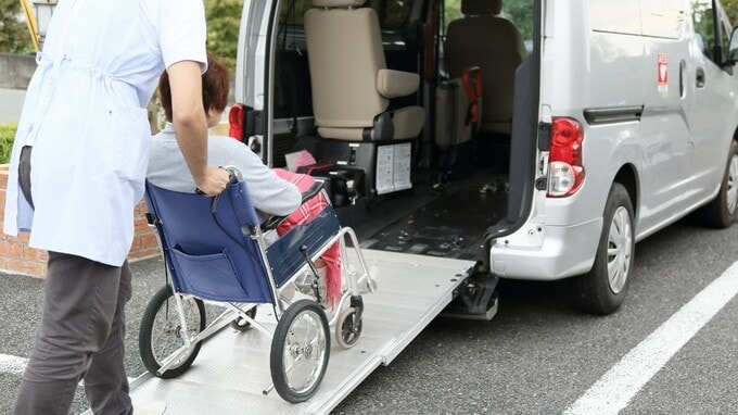 介護チームが崩壊…費用をギリギリまで切りつめるケアマネの罪