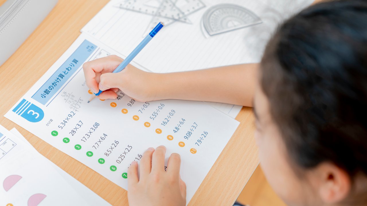 子どもを「天才!」とほめるとウソつきになる!?専門家が解説