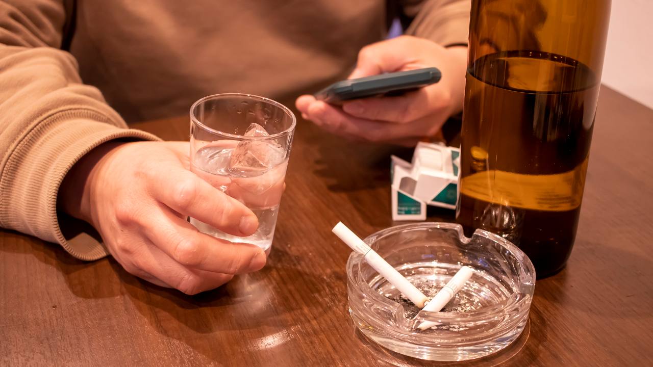 「お酒で赤ら顔になる人」は要注意!日本人がなりやすい「食道がん」について【医師が解説】