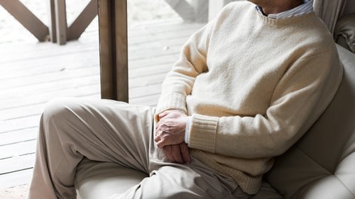 父親は91歳、アルツハイマー型認知症で要介護3。娘と孫の3人で暮らし。(※写真はイメージです/PIXTA)
