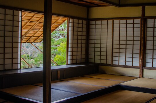 「建設では食べていけない」と廃業する職人多数…伝統的な建築技術を後世に残す方法はあるのか