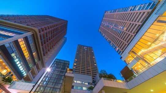 国勢調査、2回連続で人口減…「国内不動産投資」は終わりか?