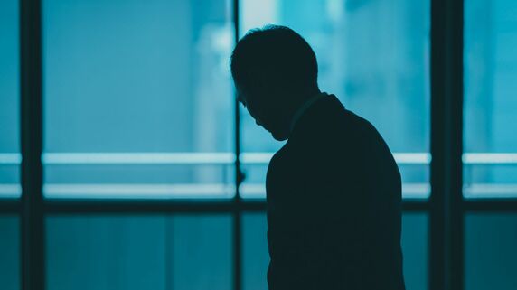 在籍ドライバー15人が「一斉退職」→「集団移籍」した運送会社・社長。体重10キロ減、部屋の壁を拳で叩く極限状態に。たどり着いた現在の経営モットーとは