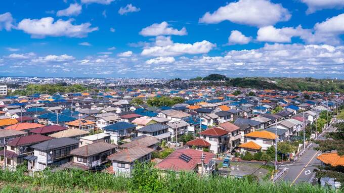 賃貸派・持ち家派…マイホーム論争、50代が「過去の自分の判断」を振り返る