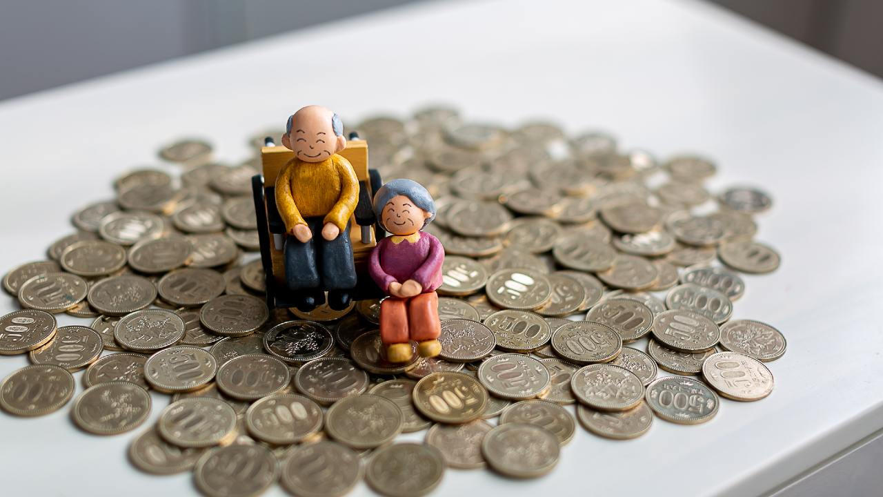 昭和生まれ「年金暮らし前提」の思考が、自由なシニアライフの実現を阻む