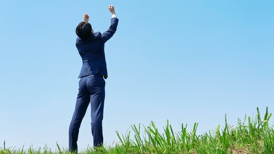 うつ病、引きこもり…から「年商1千万円」に。“普通の人”でも「お金を生み出す人」になれるワケ