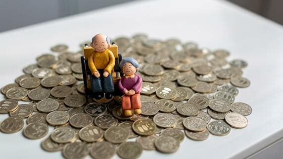 昭和生まれ「年金暮らし前提」の思考が、自由なシニアライフの実現を阻む