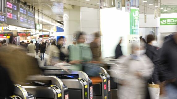 圧死しそうな満員電車も納得、「世界の乗降客数ランキング」で上位を独占する日本…不動産投資成功者が語る“駅選び”の極意