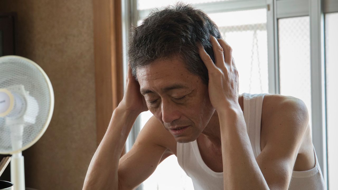 「じぃじ、なんか臭い」無邪気な孫の一言に傷ついた69歳男性。年金月11万円「節約のため入浴は3日に1回」の現実