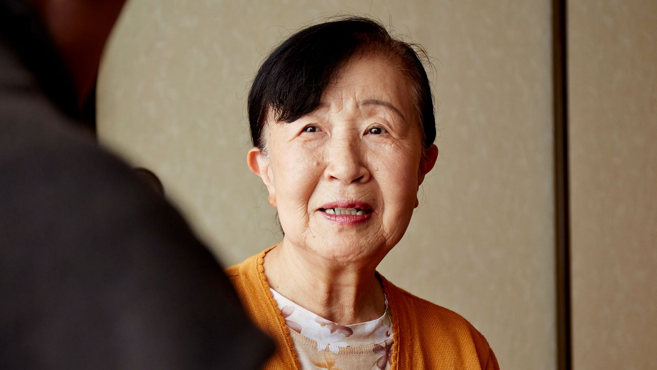 〈年金月7万円〉78歳母「2,000万円のタンス預金が消えた!」と大騒動…足の踏み場もない実家で発見した「1冊の日記」に51歳息子が絶句