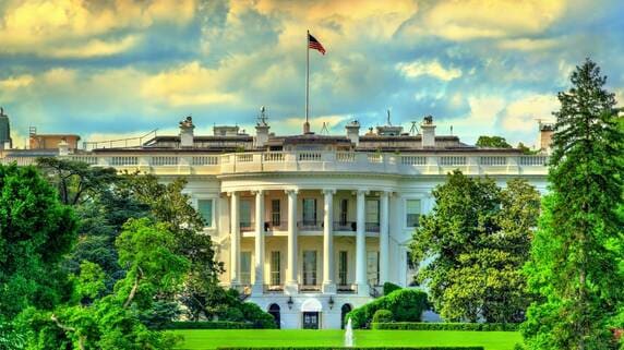 アメリカ財政赤字1.78兆ドルの裏側… 関税と政権混乱が招く“異常事態”【国際税理士が解説】