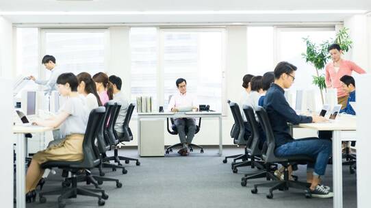平均給与70万円… エリートサラリーマン、老後破産予備軍転落の「トホホな理由」