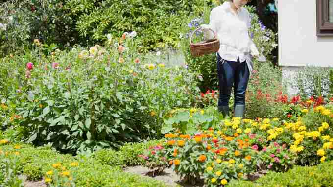 「東京じゃ、家すら買えない」世帯年収480万円の30代夫婦、“地方移住”で手にした〈庭つき戸建てと家族時間〉