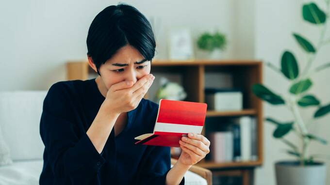 52歳・大卒サラリーマン夫の死…48歳〈子どもなし・キャリアなし〉妻が受け取る「衝撃の遺族年金額」