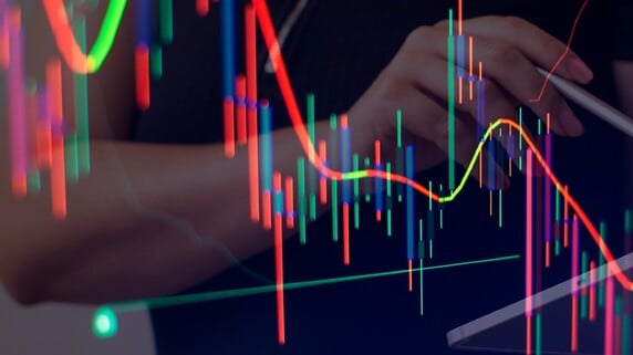 500円で買った株が800円に上昇。どうするべきか？…投資初心者の質問に、経済評論家が「さすがの回答」