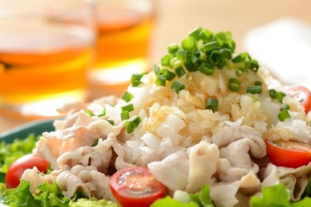 大根おにおろしが乗った豚しゃぶサラダ