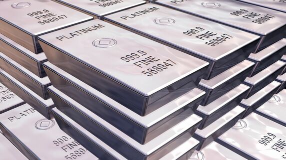 プラチナ投資とは？金との違い・メリット／デメリット・始め方・今後の見通し【エコノミスト・エミン・ユルマズ氏が解説】