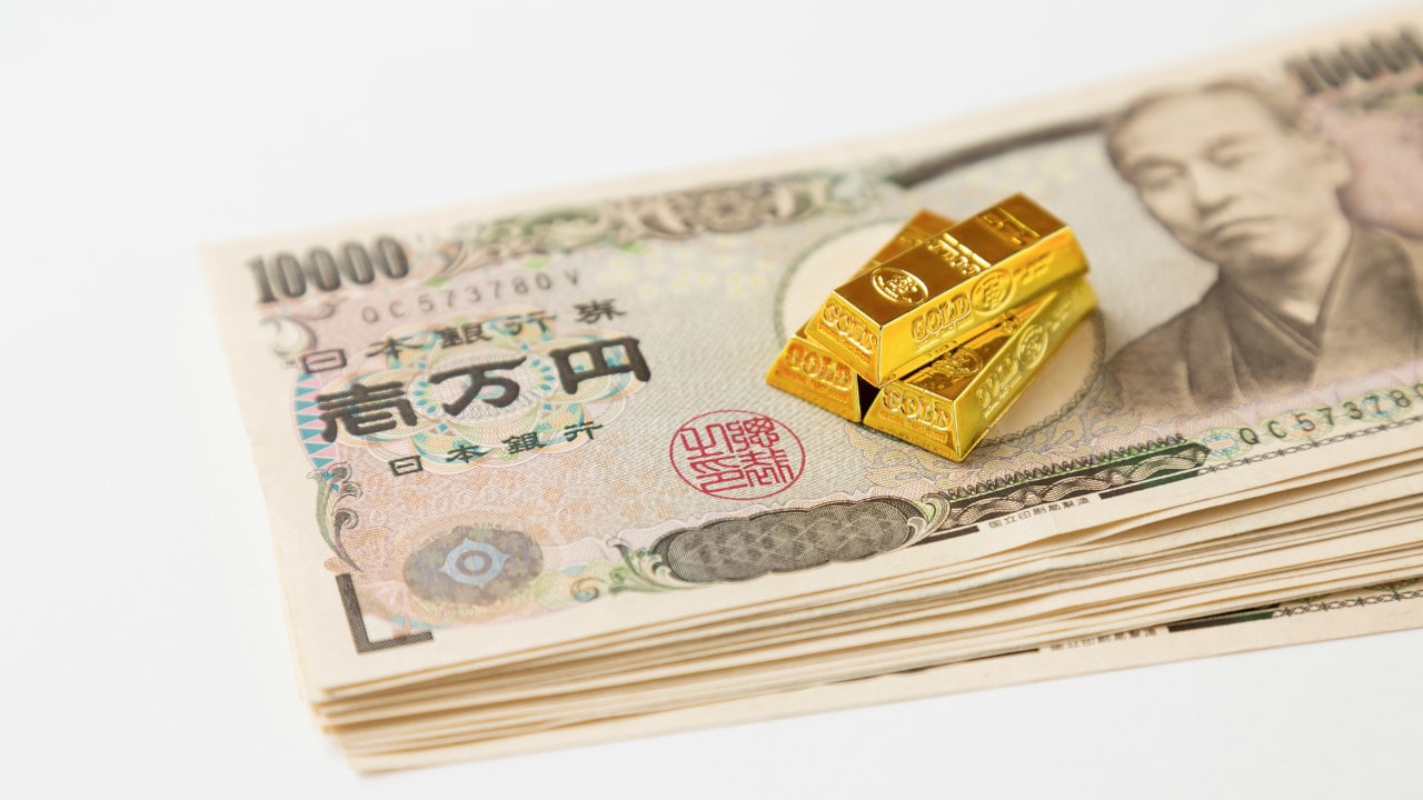経理担当の経営者の妻に「投資商品」を売り込む銀行員