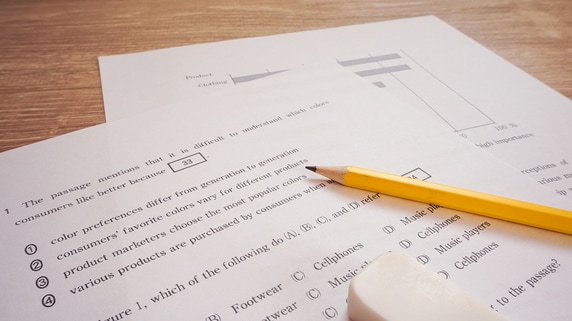 医学部英語は段階攻略がカギ！文法・読解・英作文の伸ばし方【カリスマ講師が解説】