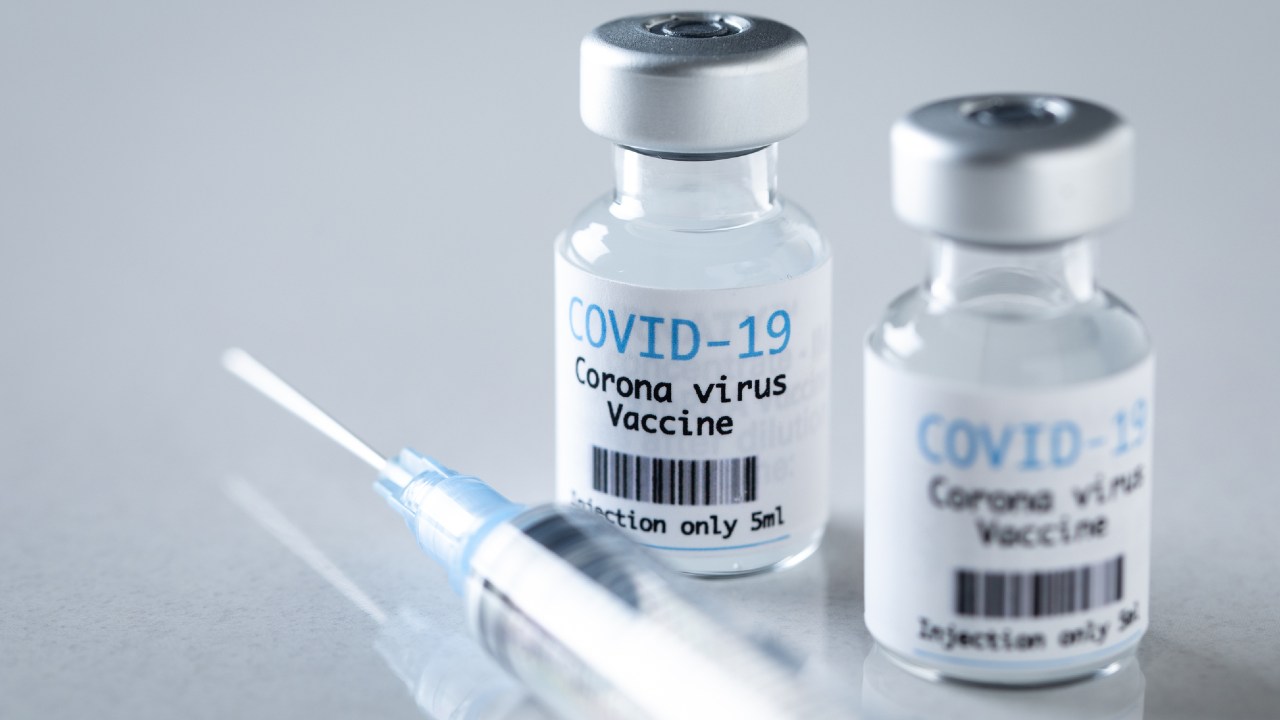 〈新型コロナワクチン〉4回目接種は有効？「接種対象が大幅に減った」のはなぜか【医師が解説】