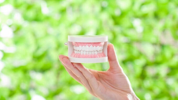 マウスピースによる治療も…高年齢層に広がる矯正歯科治療