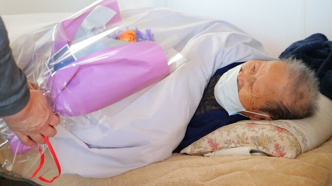 脳梗塞で入院する夫と献身的な妻…2人が迎えた「最悪」の結末