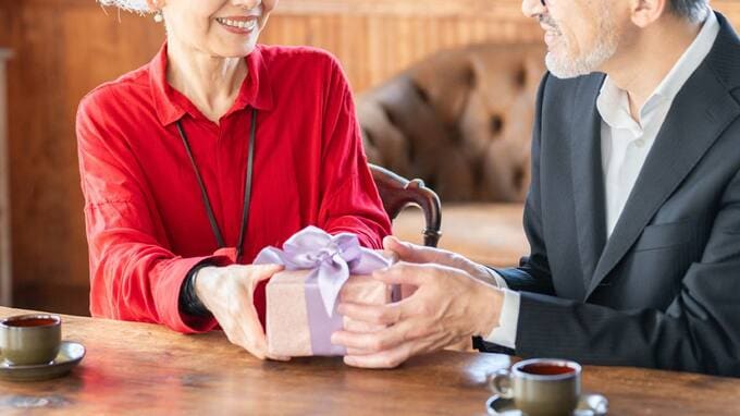 ほぼ「富裕層」？50歳で「月給75万円」…「国家公務員夫婦」のお給与事情