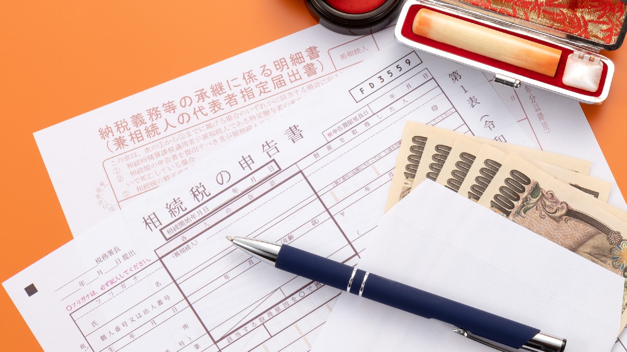 故人の死亡退職金や生命保険金、遺産分割の対象になりますか?