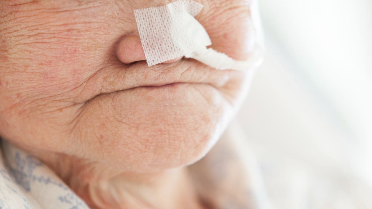 「最後は自助努力で。」という冷徹な宣告…2024年に廃止された〈“介護保険”で入院できる安上がりな医療施設〉、国の非情な方針転換