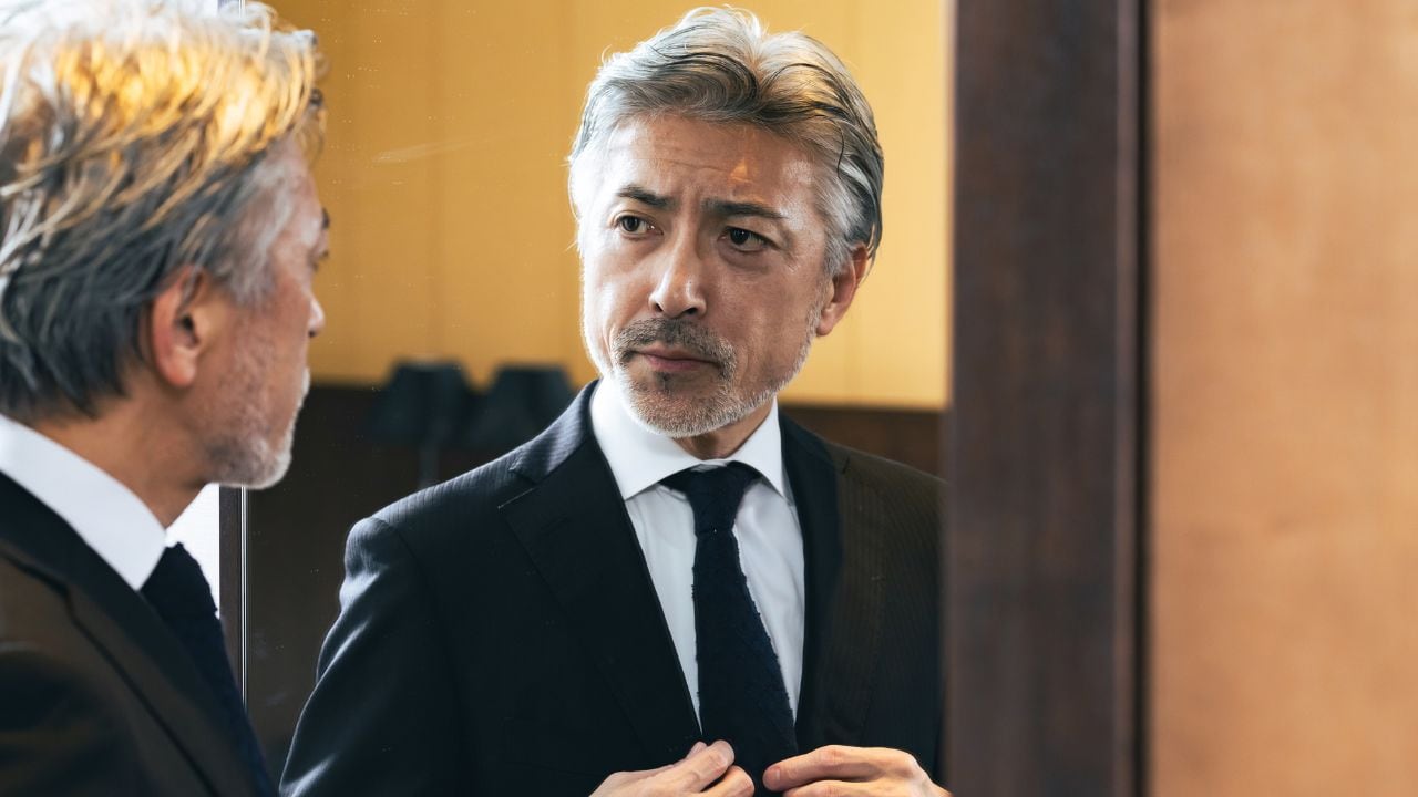 動悸が止まりません…年金月17万円・68歳元部長に届いた「箔押し封筒」の恐怖。「10万円」が消えた夜のため息