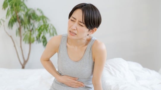 生理痛をなめてはいけない。月経随伴症状による労働損失約5,000億円。1人当たり年間30万円の損失【有名産業医が解説】