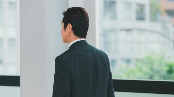「もう限界です」…都内大学に通う息子に仕送り“年120万円”超え。世帯年収820万円・49歳父、ギリギリ家計の中「家族にも言わず通う場所」