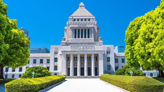 いま角栄ブーム！時代の閉塞感と政治家への不満が渦巻いている