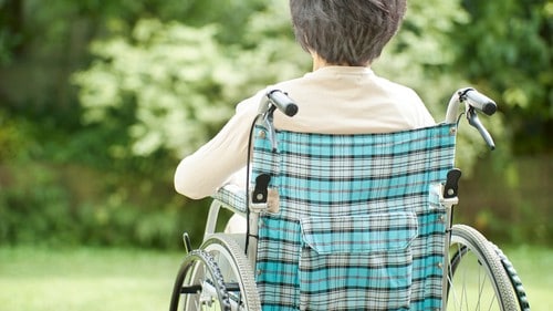 何を老人ホームへ持参して何を捨てるのかを考えるべき。（※写真はイメージです／PIXTA）