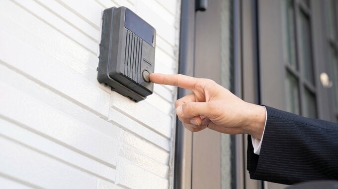 恐ろしい…税務調査官「調査のため、ご自宅に伺いたい」の真意【税理士が解説】