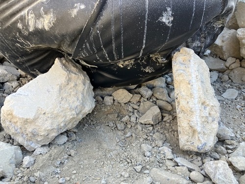  道路陥没対策用PVCターポリン製球体（突起物に当たっても割れない）