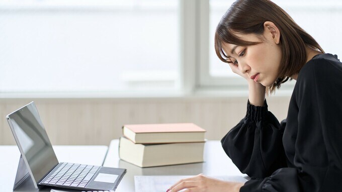 【インボイス制度】いよいよスタート…フリーランス＆個人事業主のための「登録の必要性確認チャート」〈税理士が解説〉