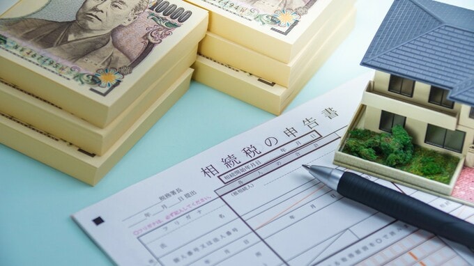 20代の女性、相続した「4000万円の実家」売却を決意したが…「譲渡所得」の課税額に撃沈。負担軽減の方法はあるか