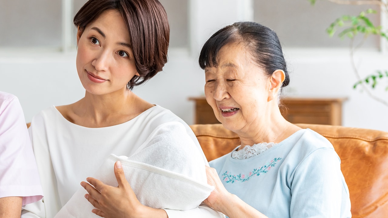 いい加減にしてください！次々と訪れる義実家一行のおもてなしだけで2万円…34歳嫁が、出産からの退院後わずか3週間で〈67歳義母〉を「出禁」にしたワケ