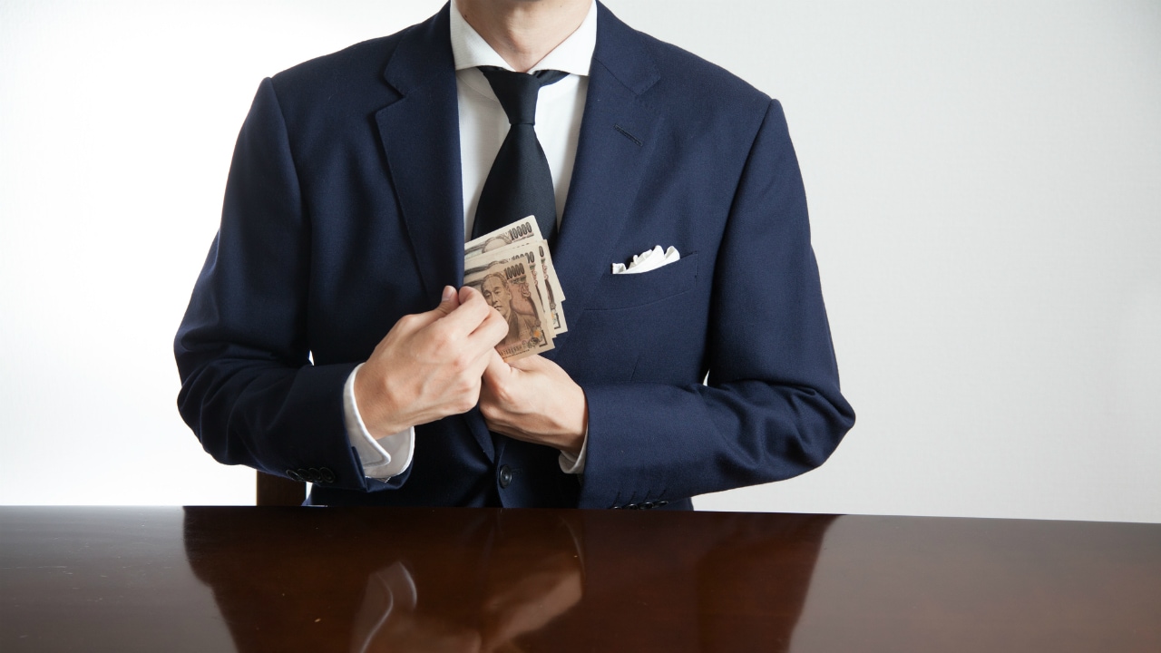 「従業員の横領」…会社の財務上どのように扱われるのか?