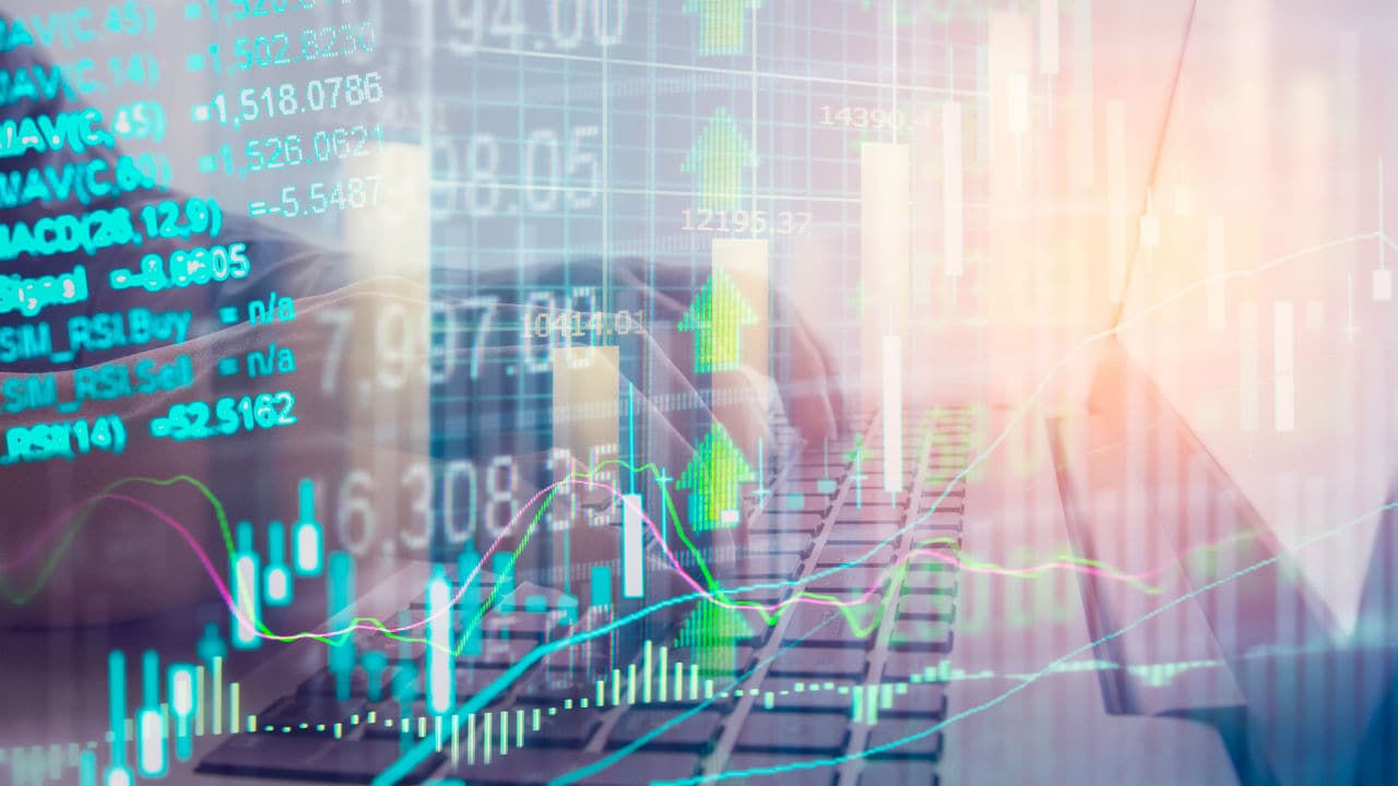 インド中銀が予想外の据え置き、通貨・株価は一段安