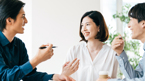 いつの間にか仕事がやりやすくなっている！ 「しごでき」の人に共通する〈かわいげ〉の三つの条件とは？【元渋谷109販売員の週刊誌記者が伝授】