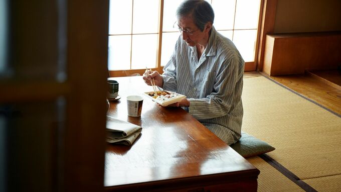 「そのお金、どうぞ死ぬまで抱えていてください」長男が放った痛烈な一言。〈資産7,000万円〉〈持ち家〉〈年金月17万円〉の78歳男性…孫にも会えぬ孤独な毎日