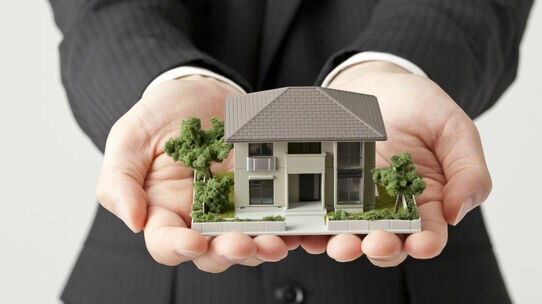 悲しいが急増中「長年住んだ自宅を売る」あまりの価格に父絶句
